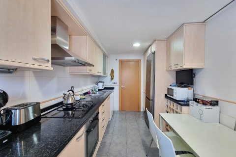 Lägenhet till salu i Sant Cugat Del Valles, Barcelona, Spanien 4 sovrum, Nr. 141011 - foto 14