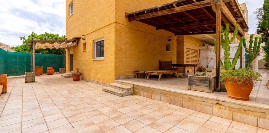 Terreno a El Campello, Alicante, Spagna 109 mq. N° 165418