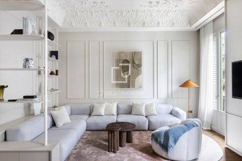 Apartamento en Barcelona, España 2 dormitorios, 85 m2 No. 168922