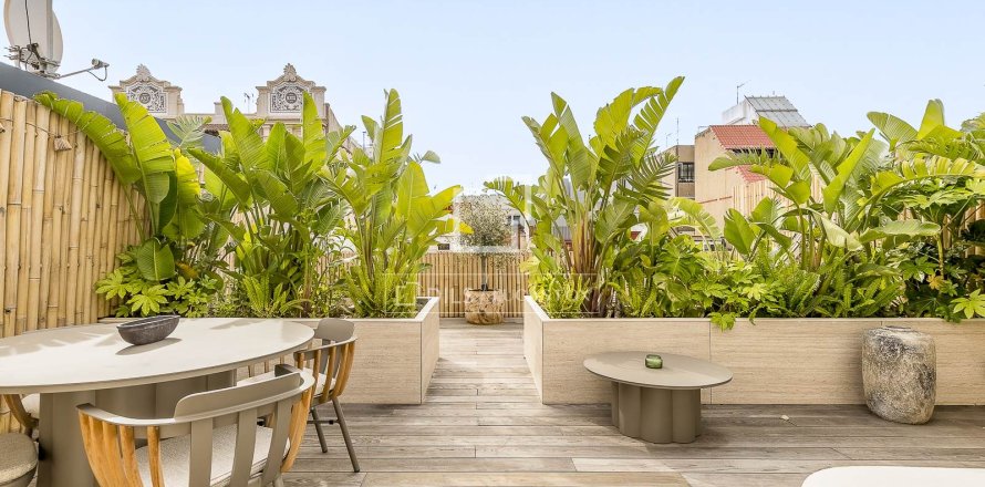 Penthauss Barcelona, Spānijā 1 istaba, 52 m2 Nr. 168928
