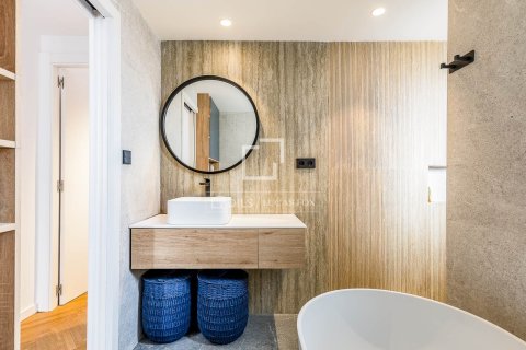 Penthauss pārdošanā Barcelona, Spānijā 1 istaba, 52 m2 Nr. 168928 - attēls 22