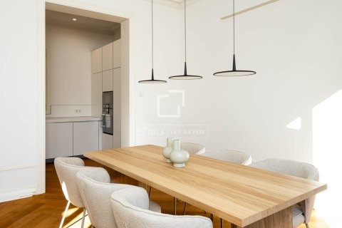 Apartment for rent in Barcelona, Spain 3 bedrooms, 170 sq.m. No. 168925 - photo 7