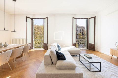 Apartment in Barcelona, Spain 3 bedrooms, 170 sq.m. No. 168925