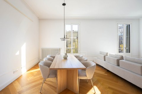 Apartment for rent in Barcelona, Spain 3 bedrooms, 170 sq.m. No. 168925 - photo 9