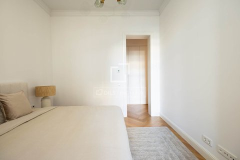 Apartment for rent in Barcelona, Spain 3 bedrooms, 170 sq.m. No. 168925 - photo 26