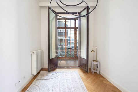Apartment for rent in Barcelona, Spain 3 bedrooms, 170 sq.m. No. 168925 - photo 30