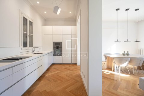 Apartment for rent in Barcelona, Spain 3 bedrooms, 170 sq.m. No. 168925 - photo 13