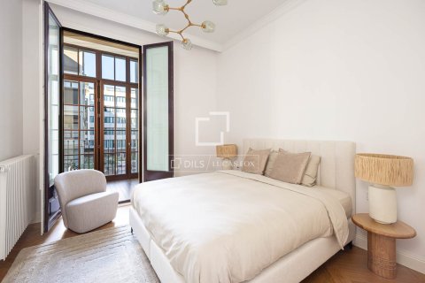 Apartment for rent in Barcelona, Spain 3 bedrooms, 170 sq.m. No. 168925 - photo 27