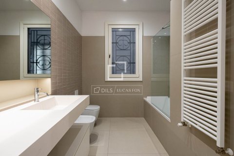 Apartment for rent in Barcelona, Spain 3 bedrooms, 170 sq.m. No. 168925 - photo 20