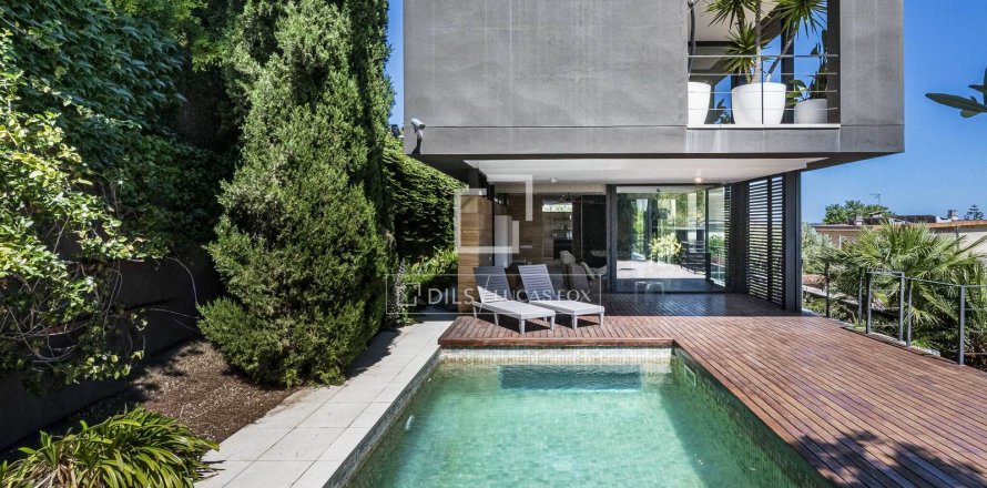 Villa i Castelldefels, Barcelona, Spanien 3 sovrum, 291 kvm. Nr. 168926