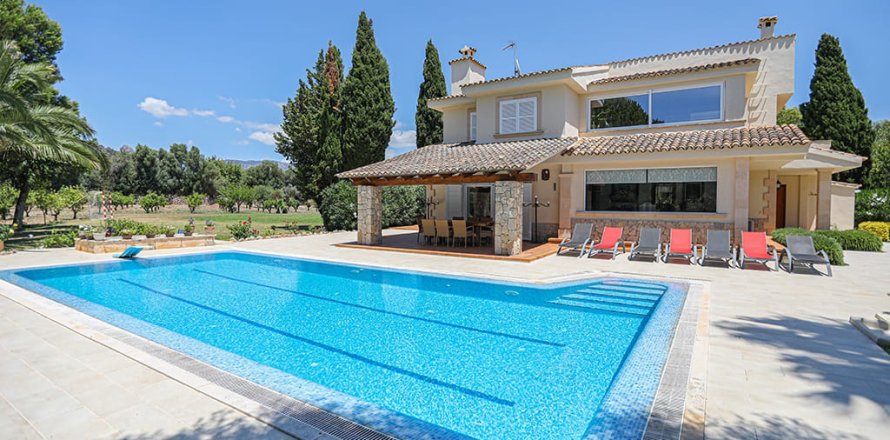 Villa in Mallorca, Spain 4 bedrooms, 536 sq.m. No. 148079