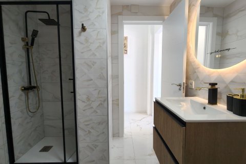 Apartment for sale in La Mata, Alicante, Spain 3 bedrooms,  No. 148636 - photo 17