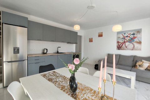 Apartment for sale in La Mata, Alicante, Spain 3 bedrooms,  No. 148636 - photo 8