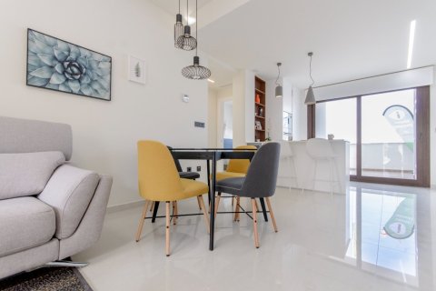 Bungalow till salu i Torrevieja, Alicante, Spanien 3 sovrum, 70 kvm. Nr. 171627 - foto 4