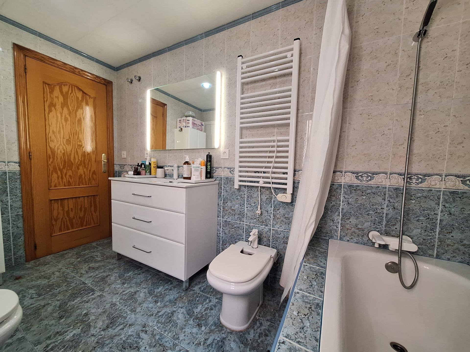 Appartamento a Alicante, Spagna 1 camera da letto, 81 mq. N° 183006