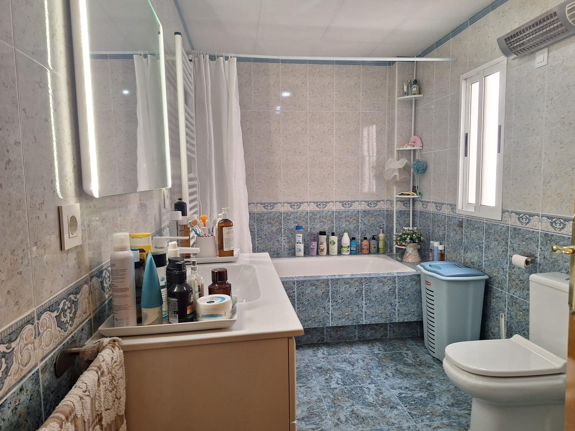 Appartamento a Alicante, Spagna 1 camera da letto, 81 mq. N° 183006