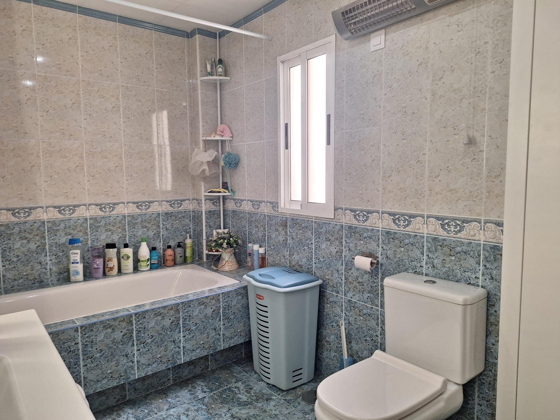 Appartamento a Alicante, Spagna 1 camera da letto, 81 mq. N° 183006