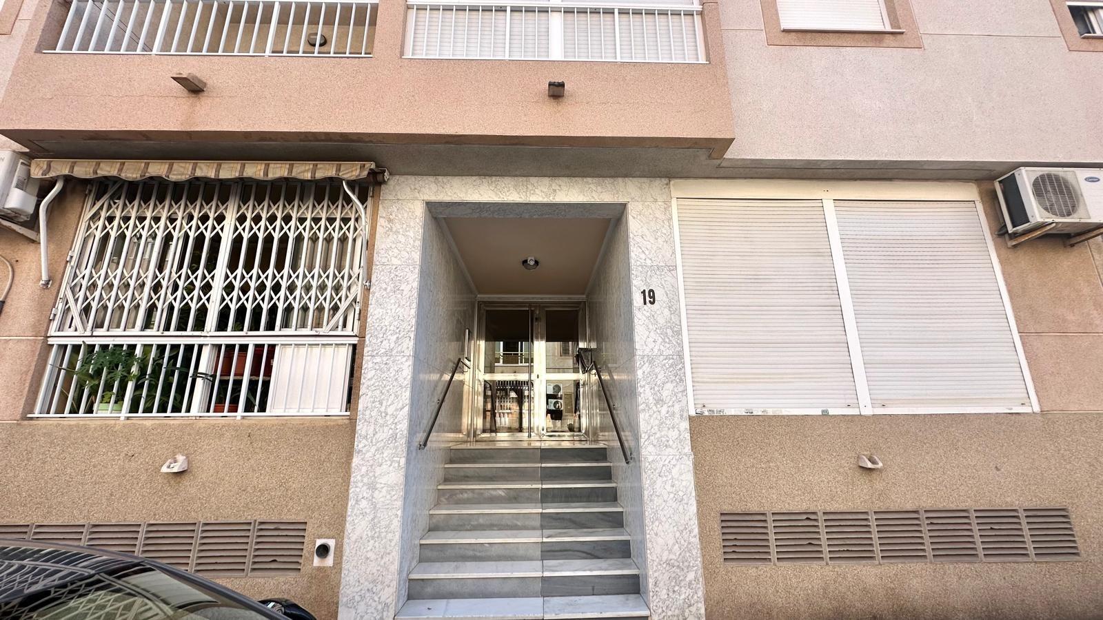 Ático en Torrevieja, Alicante, España 2 dormitorios, 58 m2 No. 183004