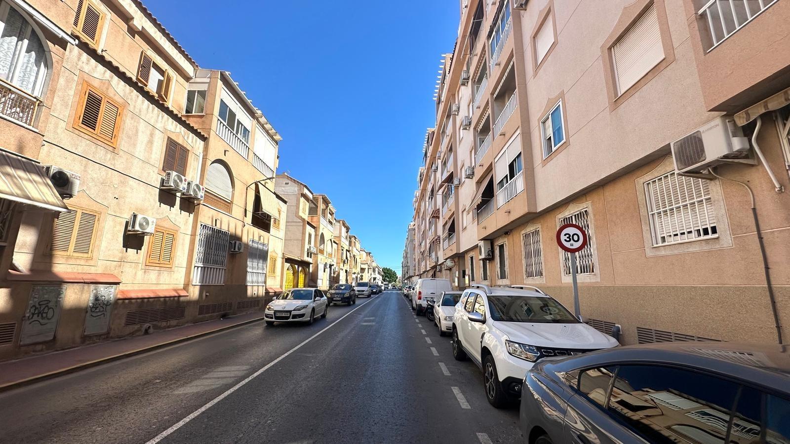 Ático en Torrevieja, Alicante, España 2 dormitorios, 58 m2 No. 183004