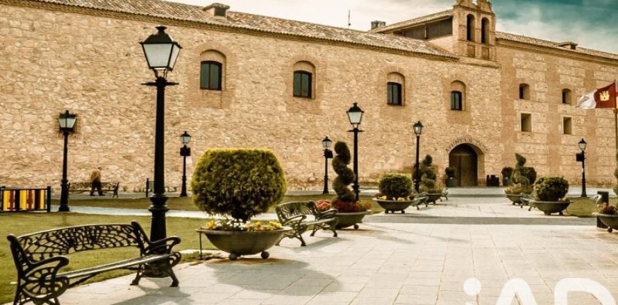 Commercial property in Torrijos, Toledo, Spain 2595 sq.m. No. 172186