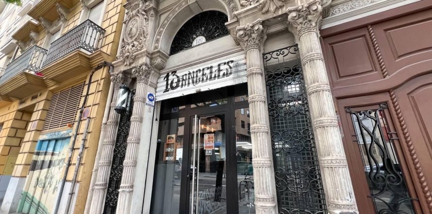 Commercial property in Valencia, Spain 350 sq.m. No. 168823