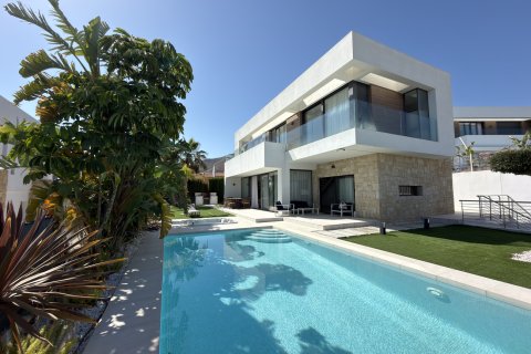 Villa pārdošanā Finestrat, Alicante, Spānijā 4 istabas, Nr. 189839 - attēls 2