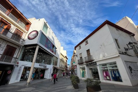 Liikekiinteistö myytävänä Benidorm, Alicante, Espanja , 597 m2 No. 165336 - kuva 2
