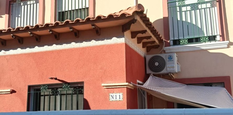 Сasa en Torrevieja, Alicante, España 4 dormitorios, 66 m2 No. 167481