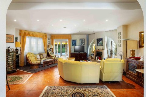 Villa for sale Cabo Roig, Alicante, Spain 3 bedrooms, 340 sq.m. No. 115145 - photo 8