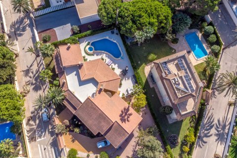 Villa for sale Cabo Roig, Alicante, Spain 3 bedrooms, 340 sq.m. No. 115145 - photo 5