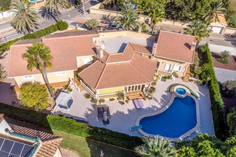Villa for sale Cabo Roig, Alicante, Spain 3 bedrooms, 340 sq.m. No. 115145 - photo 2
