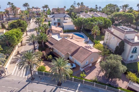 Villa for sale Cabo Roig, Alicante, Spain 3 bedrooms, 340 sq.m. No. 115145 - photo 3