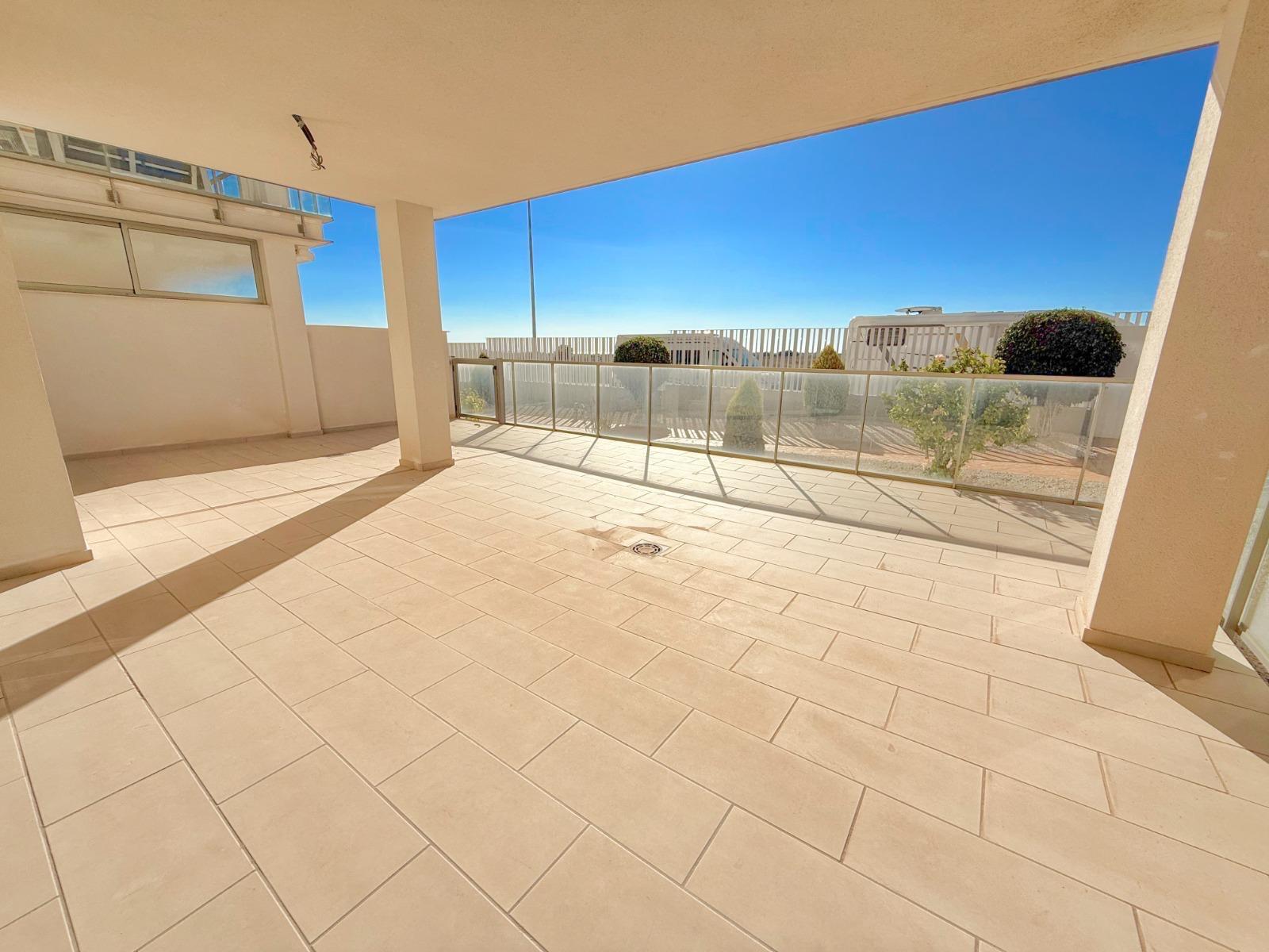 Apartment à La Zenia, Alicante, Espagne 3 chambres, 139 m2 No. 138386