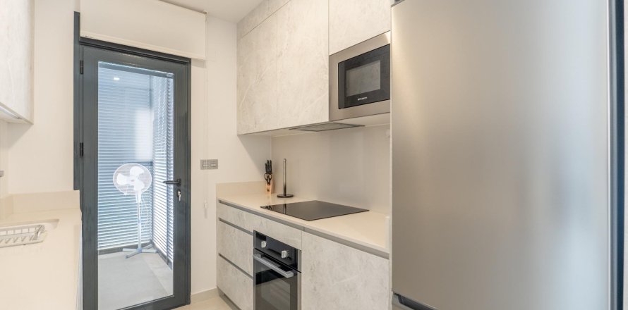 Apartamento Torrevieja, Alicante, España 2 dormitorios, 65 m2 No. 138387