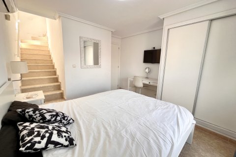 Kaupunkipientalo myytävänä Torrevieja, Alicante, Espanja, 2 makuuhuonetta, 70 m2 No. 138384 - kuva 14