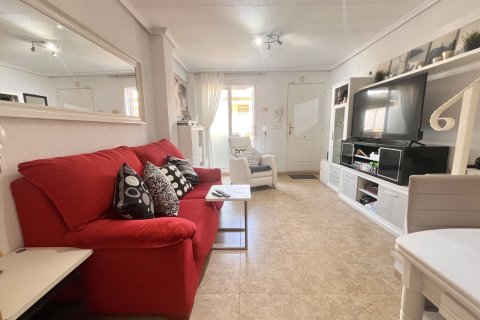 Kaupunkipientalo myytävänä Torrevieja, Alicante, Espanja, 2 makuuhuonetta, 70 m2 No. 138384 - kuva 4