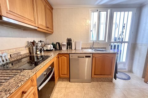 Kaupunkipientalo myytävänä Torrevieja, Alicante, Espanja, 2 makuuhuonetta, 70 m2 No. 138384 - kuva 9