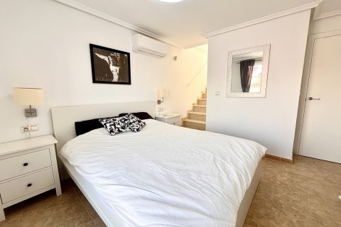 Kaupunkipientalo myytävänä Torrevieja, Alicante, Espanja, 2 makuuhuonetta, 70 m2 No. 138384 - kuva 13