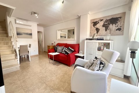 Kaupunkipientalo myytävänä Torrevieja, Alicante, Espanja, 2 makuuhuonetta, 70 m2 No. 138384 - kuva 5