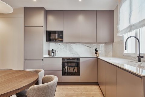 Apartament w Madrid, Hiszpania 4 sypialnie, 115 mkw. nr 179921 – zdjęcie 6