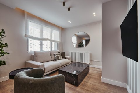 Apartament w Madrid, Hiszpania 4 sypialnie, 115 mkw. nr 179921 – zdjęcie 2