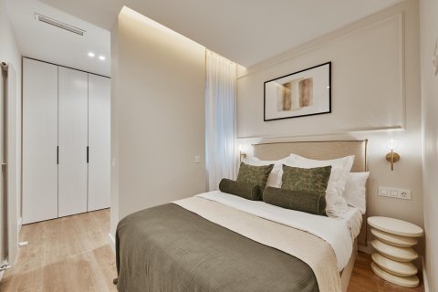 Apartament w Madrid, Hiszpania 4 sypialnie, 115 mkw. nr 179921 – zdjęcie 12