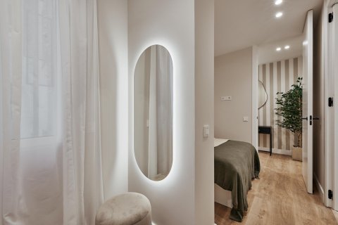 Apartament w Madrid, Hiszpania 4 sypialnie, 115 mkw. nr 179921 – zdjęcie 14