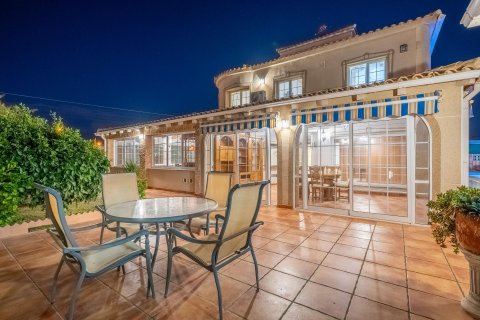 Willa Torrevieja, Alicante, Hiszpania 6 sypialni, 320 mkw. nr 140041 – zdjęcie 29