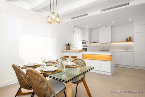 Kaupunkipientalo myytävänä Dolores, Alicante, Espanja, 3 makuuhuonetta, 97 m2 No. 154415 - kuva 7