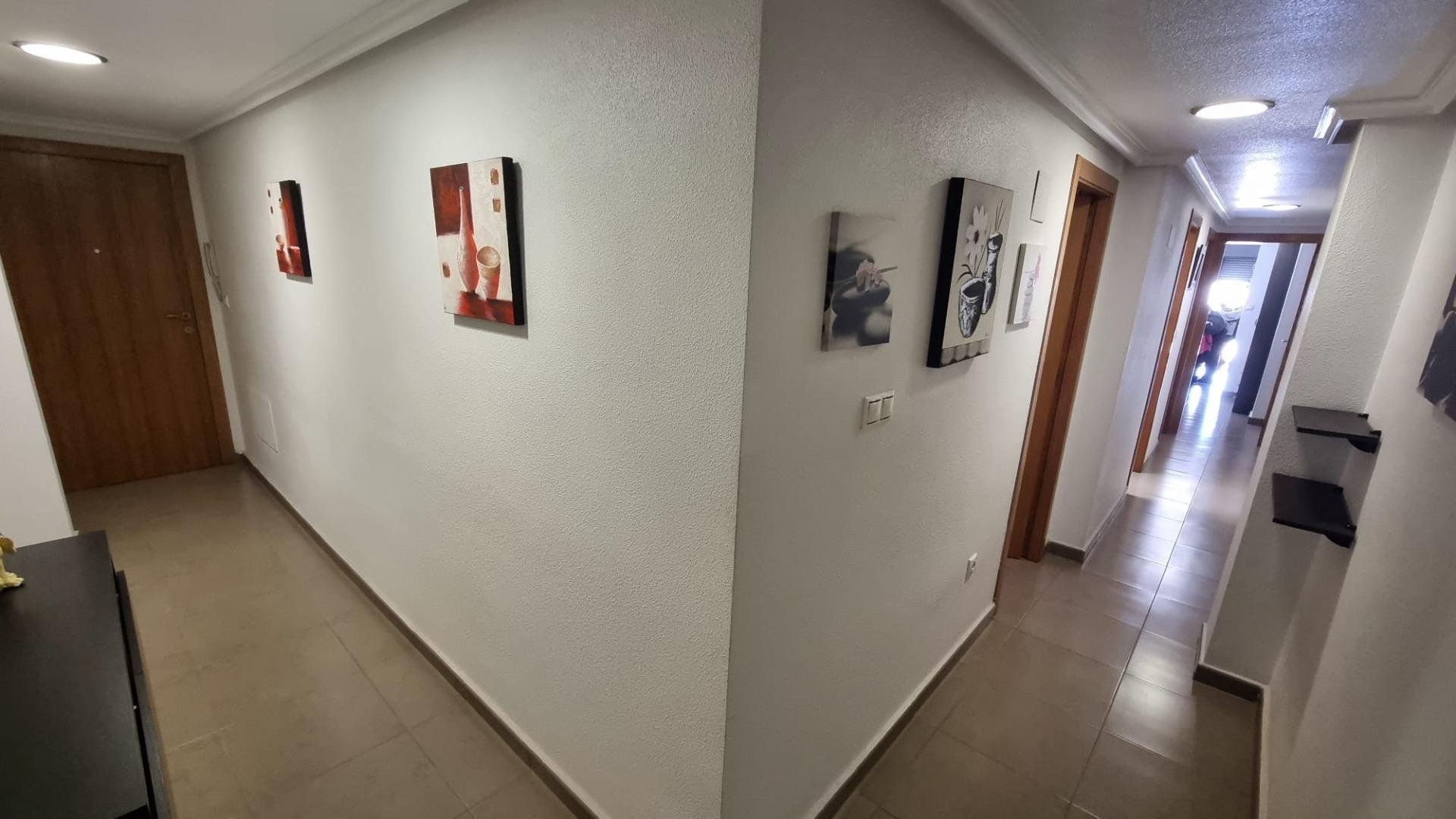 Apartment à Torrevieja, Alicante, Espagne 2 chambres, 75 m2 No. 182829