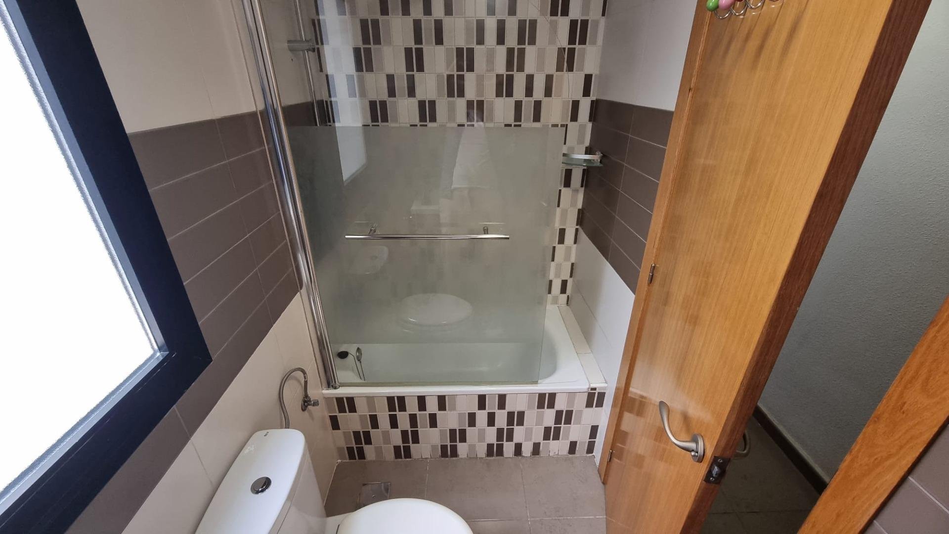Apartment à Torrevieja, Alicante, Espagne 2 chambres, 75 m2 No. 182829