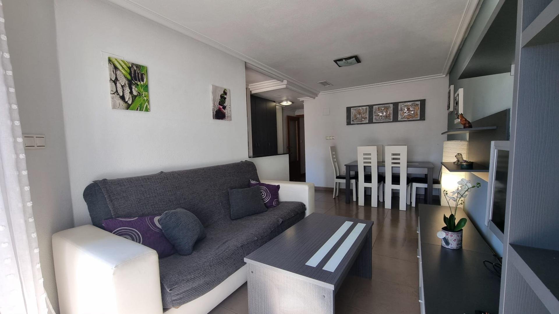 Apartment à Torrevieja, Alicante, Espagne 2 chambres, 75 m2 No. 182829