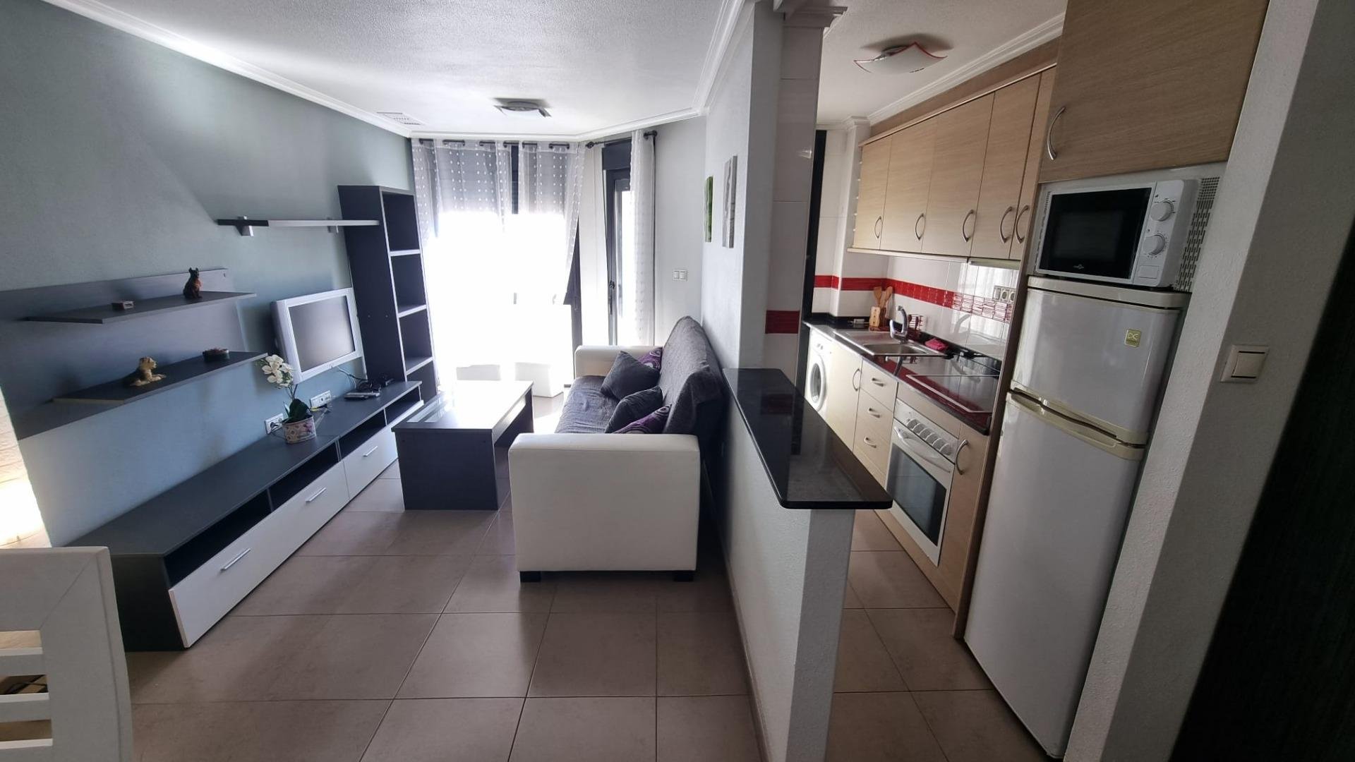 Apartment à Torrevieja, Alicante, Espagne 2 chambres, 75 m2 No. 182829