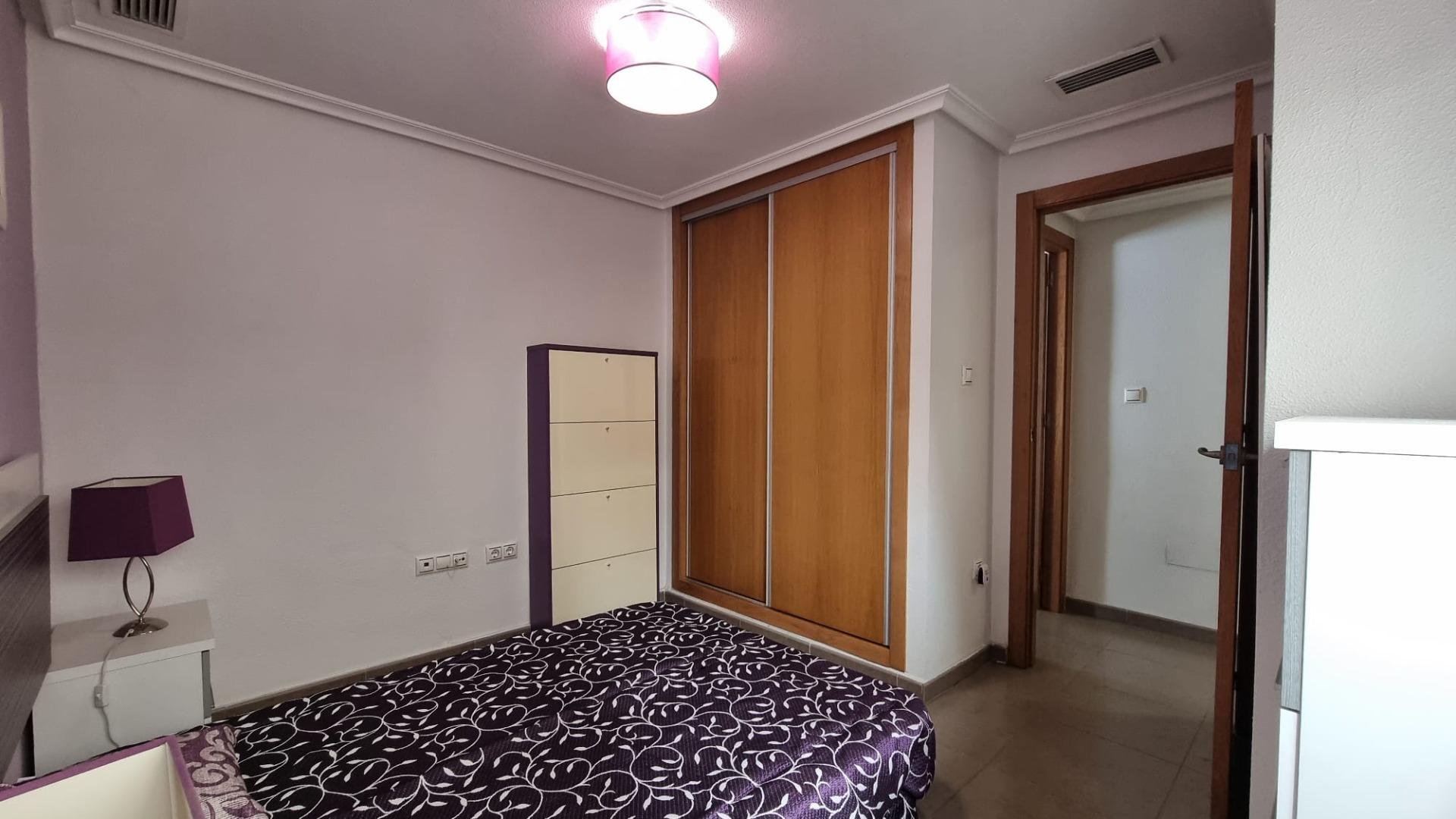 Apartment à Torrevieja, Alicante, Espagne 2 chambres, 75 m2 No. 182829